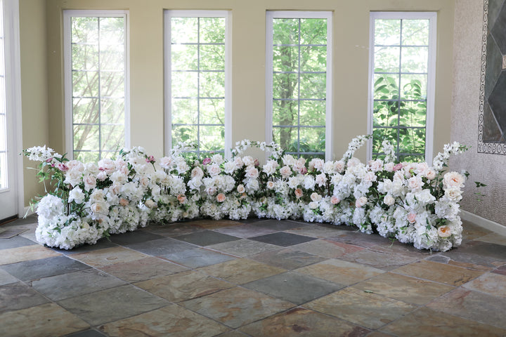 The Juliette Aisle Flowers