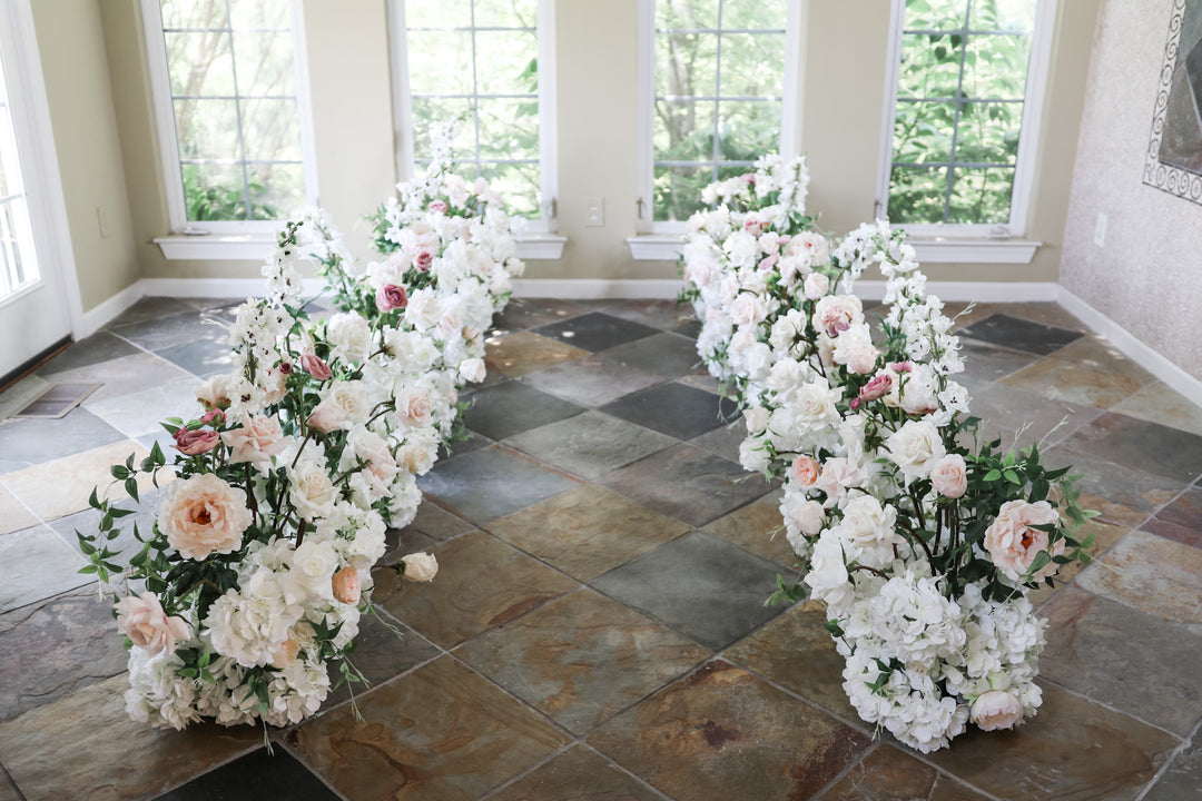 The Juliette Aisle Flowers