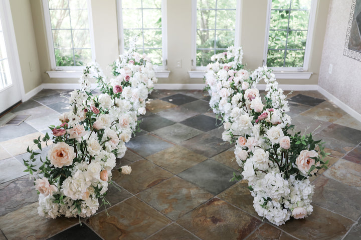 The Juliette Aisle Flowers