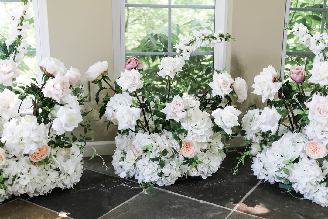 The Juliette Aisle Flowers